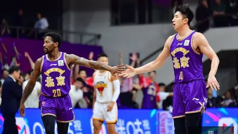 新疆男篮首战告捷：阿不都贡献1911，吴冠希23分助力总分1-0领先广州